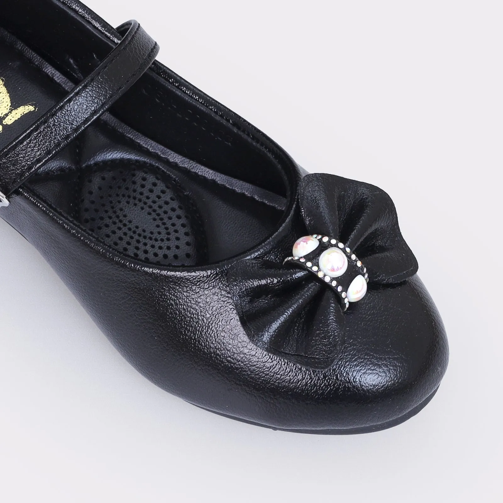 Flashy pumps for girls