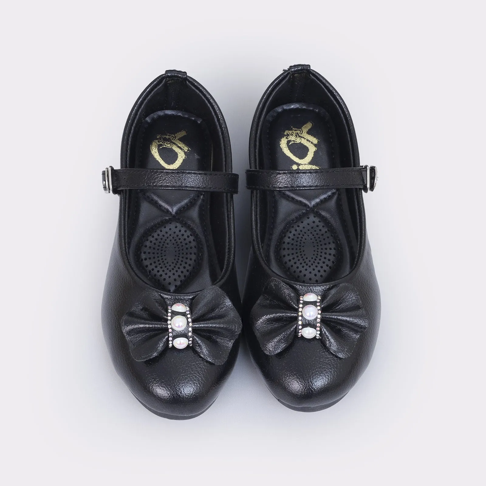 Flashy pumps for girls